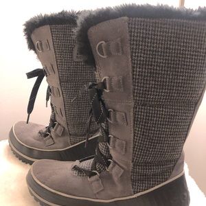 Sorel Winter Boots size 8.5 Like New!